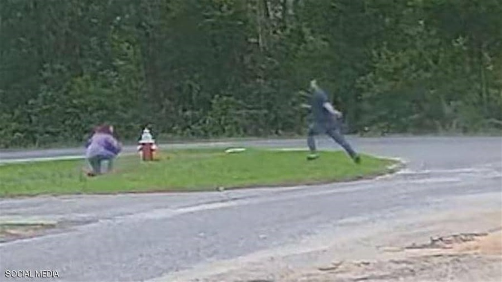 بالفيديو.. طفلة تنجو من الاختطاف و"تترك دليلا على الجاني"