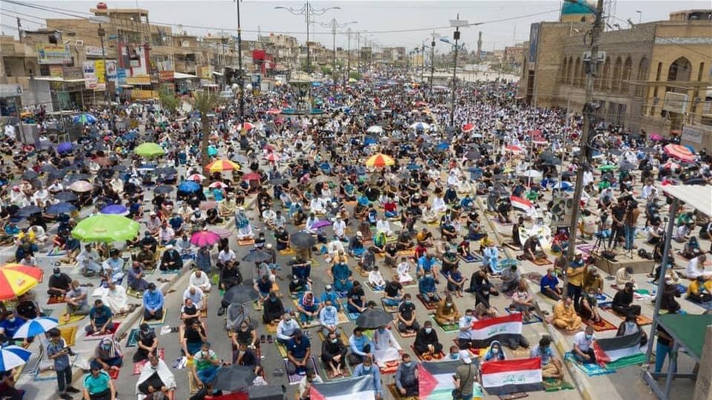 بالصور: صلاة الجمعة في مدينة الصدر