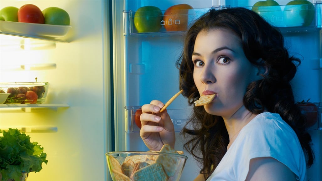 تؤثر على الخصوبة... 10 عادات غذائية على النساء الحذر منها!