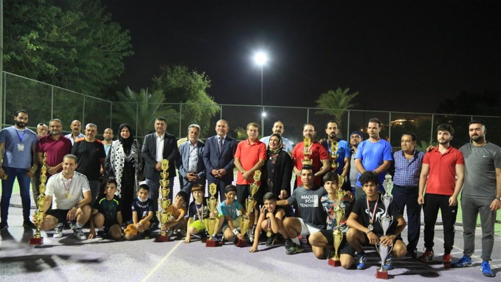 بالصور: امين بغداد يكرم اللاعبين الفائزين ببطولة السلامة  للتنس