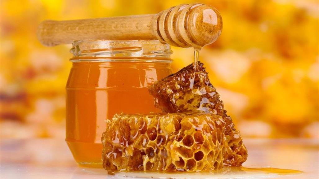 العسل الطبيعي غذاء أساسي.. هل يفيد تناوله على معدة فارغة؟