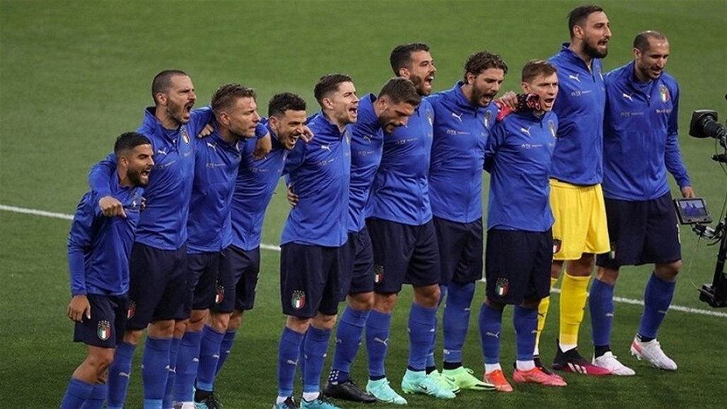 بالفيديو: "غرينتا الطليان" أثناء ترديدهم النشيد الوطني تشعل مواقع التواصل