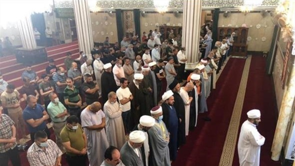 صلاة موحدة في جامع "أبو حنيفة النعمان" شمالي بغداد