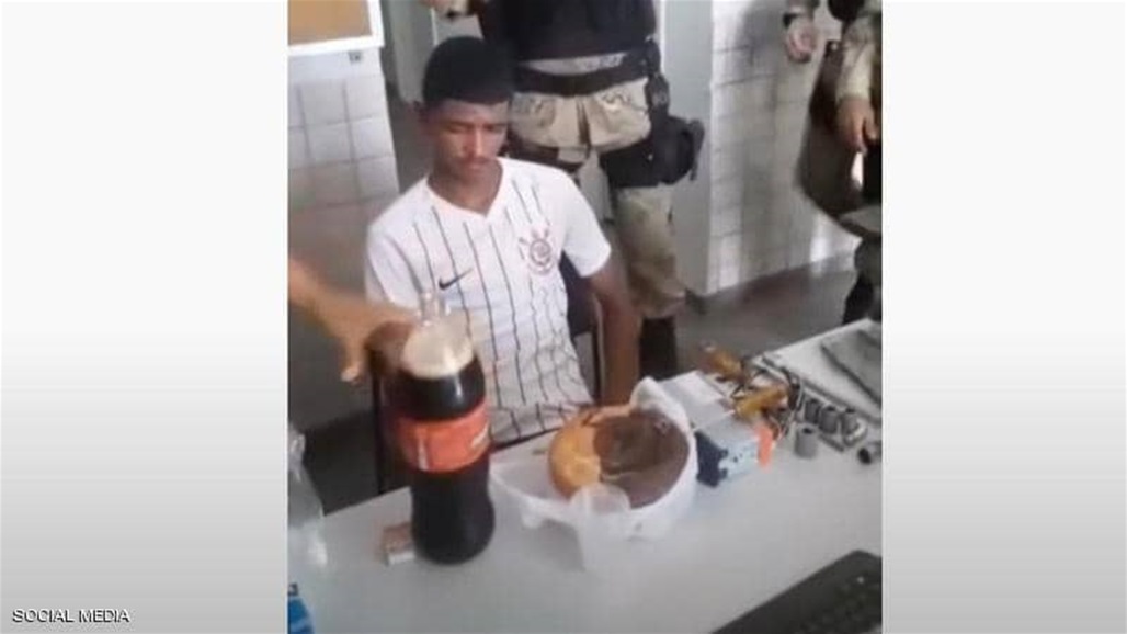 فيديو "مهين" لرجال شرطة يحتفلون بعيد ميلاد متهم