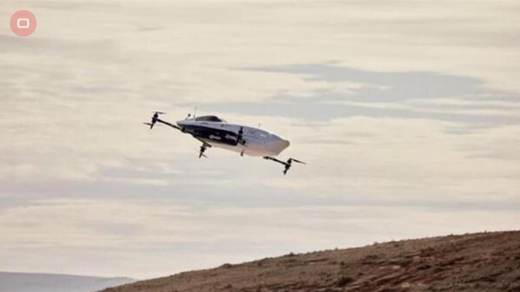 أول سيارة سباق طائرة في العالم تحلّق للمرة الأولى (فيديو)