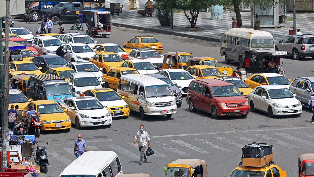 النقل تعد خطة للعمل بنظام التسعيرة الموحدة لمركبات الاجرة