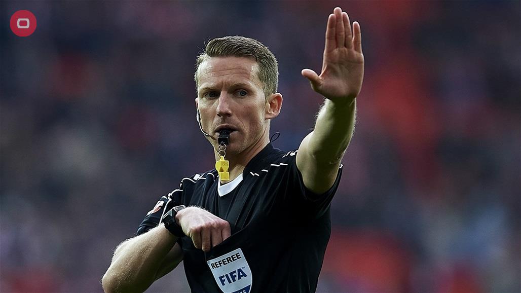 تصرف غريب من حارس مرمى تجاه الحكم بعد صافرة نهاية المباراة (فيديو)