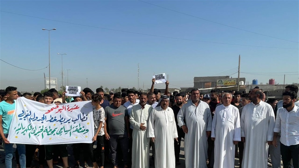 بالصور.. وقفة احتجاجية على إثر تردي الطاقة الكهربائية في كربلاء