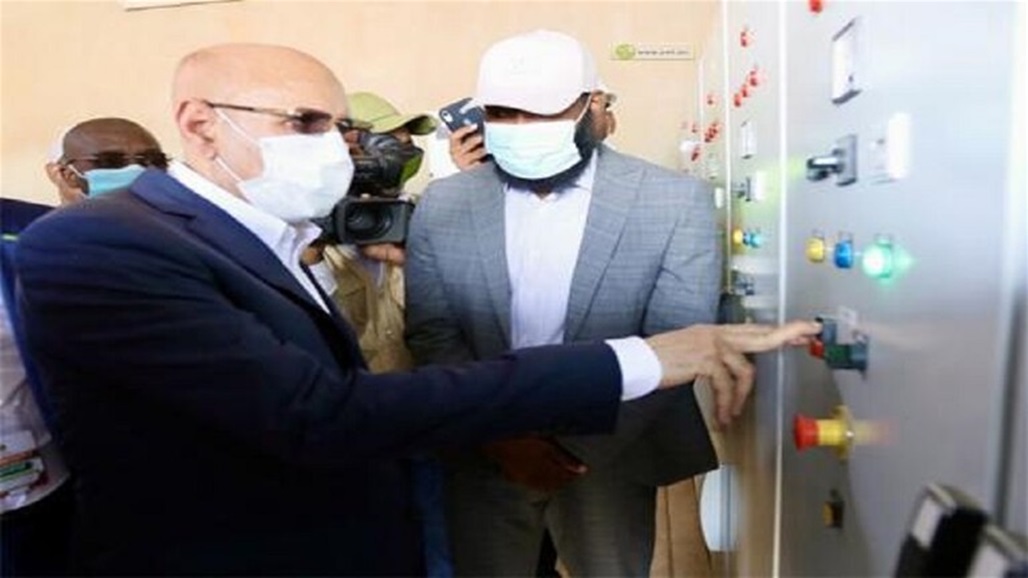 رئيس دولة عربية يهدد مستخدمي الإنترنت: من يروج الشائعات يلعب بالنار