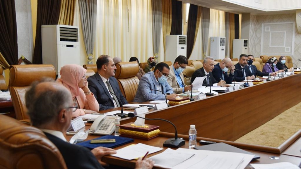 لجنة اعداد استراتيجية الموازنة تناقش الرؤيه الاستراتيجية لثلاث قطاعات