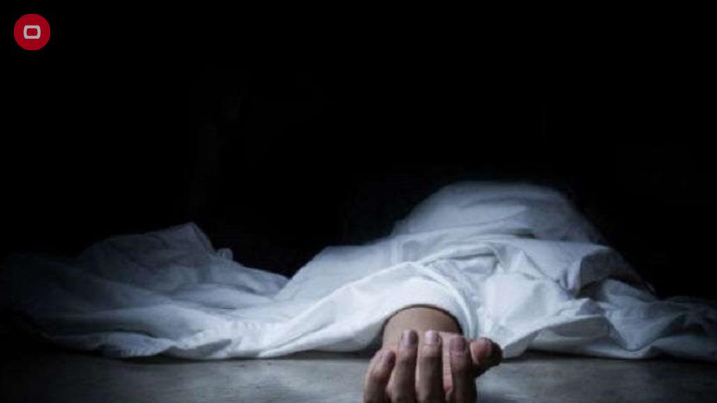 العثور على جثة امرأة متحللة داخل شقتها وبجوارها طفلتها على قيد الحياة.. تفاصيل مأساوية