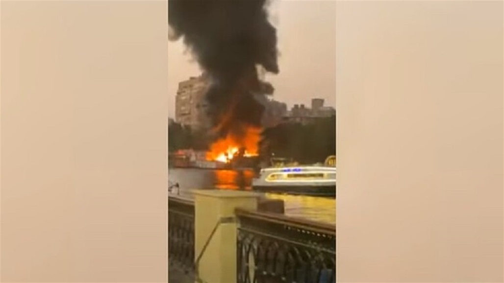مصر.. حريق ضخم في أحد "المراكب" بنهر النيل