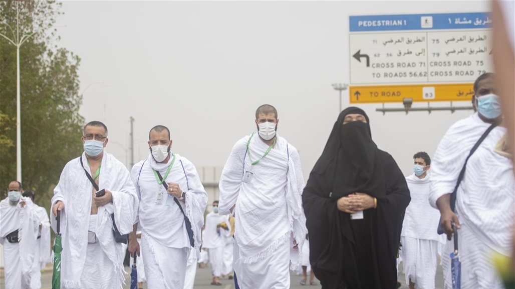 بالفيديو والصور.. الحجاج يتوافدون إلى صعيد عرفة