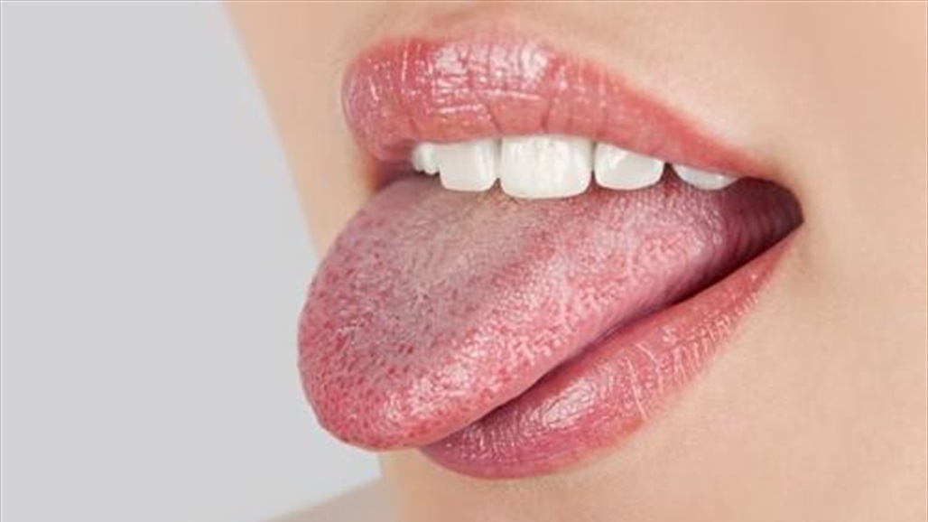 وداعا لرائحة الفم الكريهة.. 5 فوائد لتنظيف اللسان يوميا