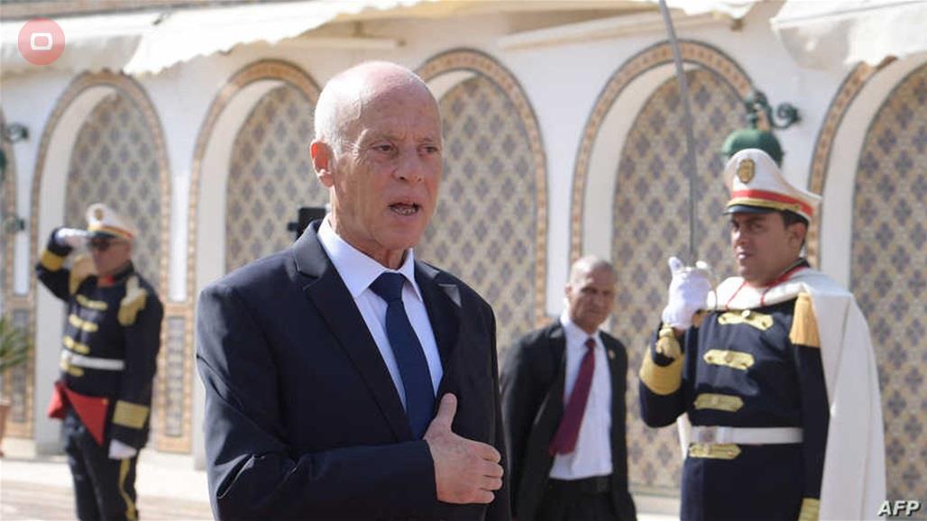 الرئيس التونسي يقيل ثلاثة مسؤولين في الدولة