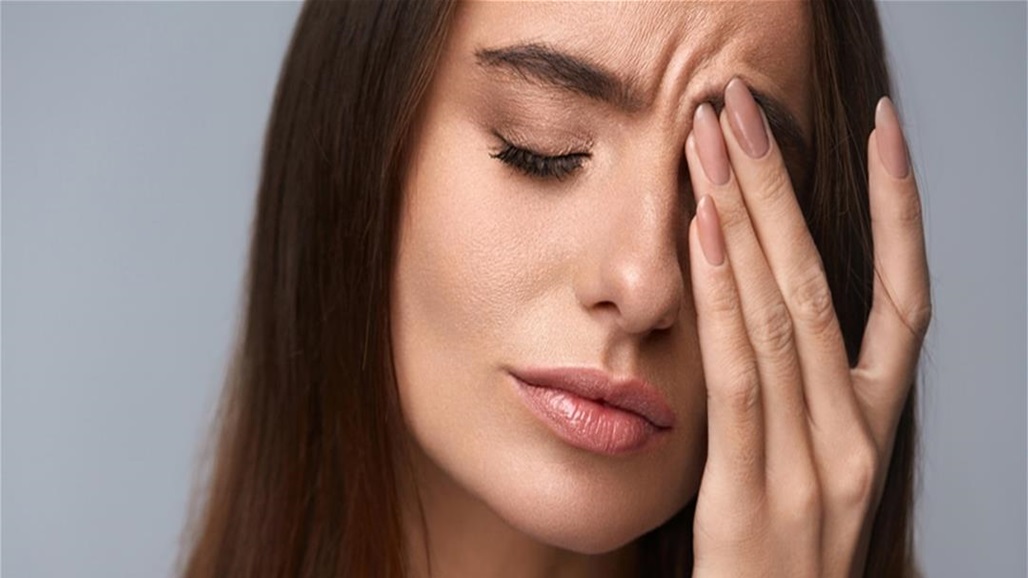 علامة في الوجه تدل على نقص الفيتامين B12... احذروها!