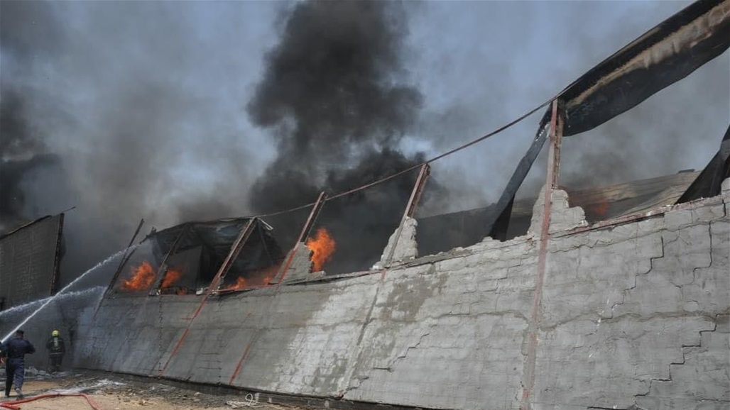 حريق يلتهم مخزن لألعاب الأطفال في كربلاء (صور)