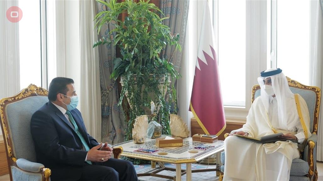 الأعرجي يلتقي أمير دولة قطر ويسلمه الدعوة الخاصة بحضور قمة بغداد
