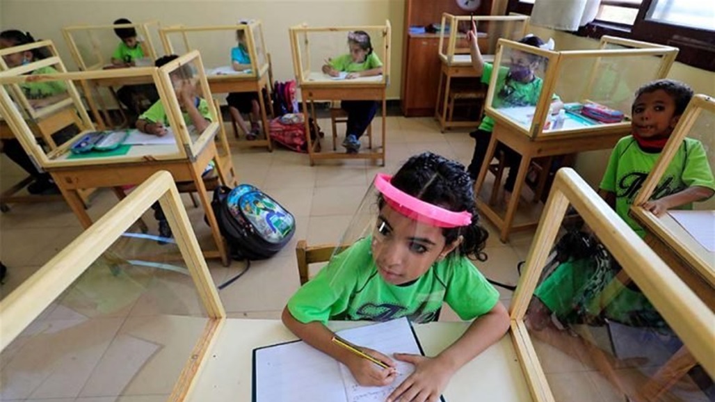 دولة عربية تمنع المعلمين من دخول المدارس.. بشرط