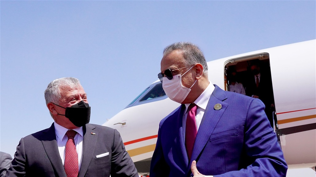 الكاظمي يستقبل ملك الاردن في مطار بغداد