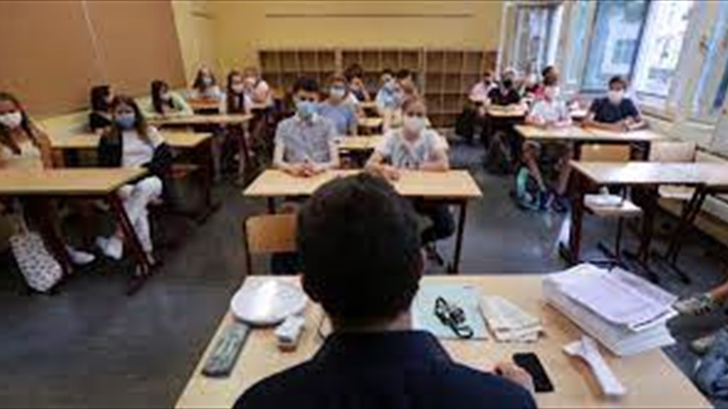 بينهم 18 تلميذا.. مدرس مصاب بكورونا يتسبب بعدوى 26 شخصا في ولاية امريكية