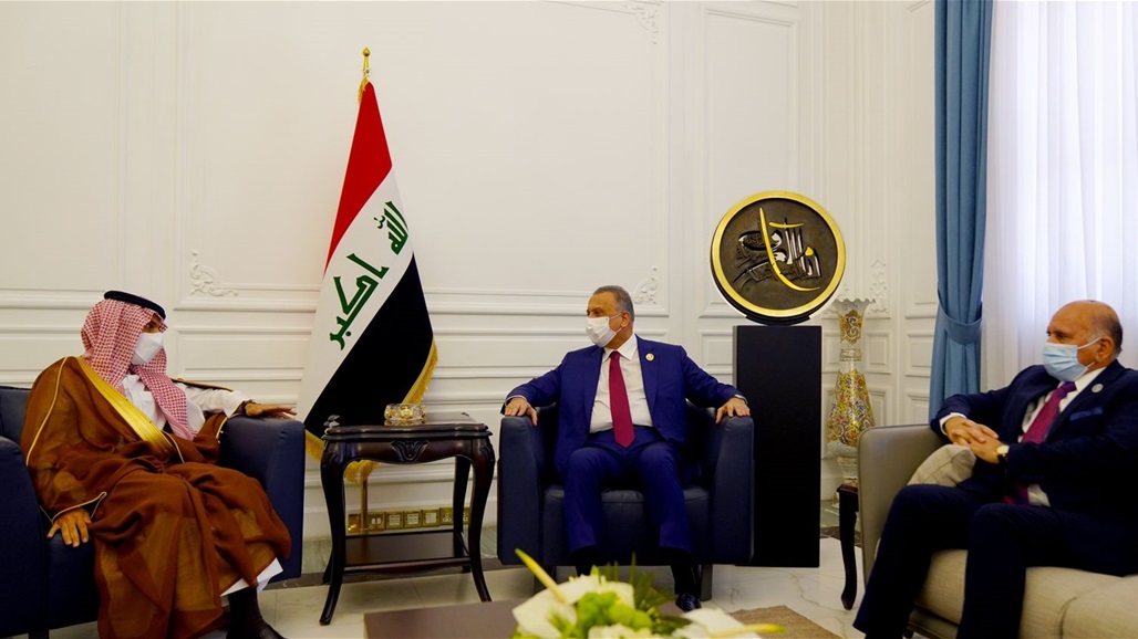 على هامش مؤتمر بغداد.. الكاظمي يلتقي وزير الخارجية السعودي 