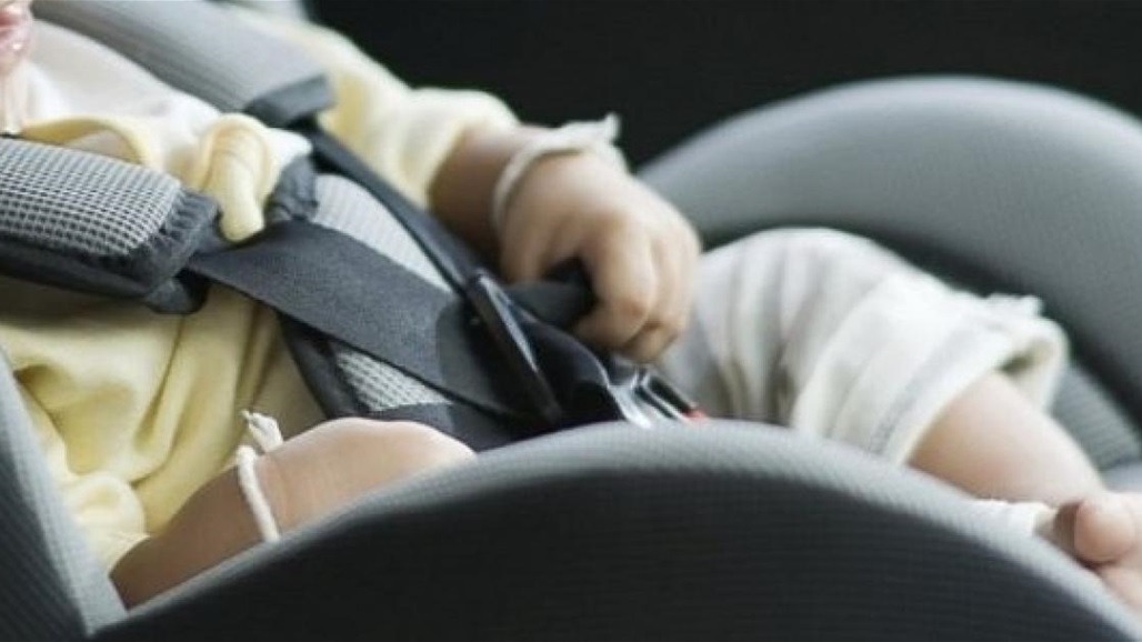 وفاة طفلة رضيعة بعد ان نسيتها والدتها في السيارة لاكثر من 4 ساعات