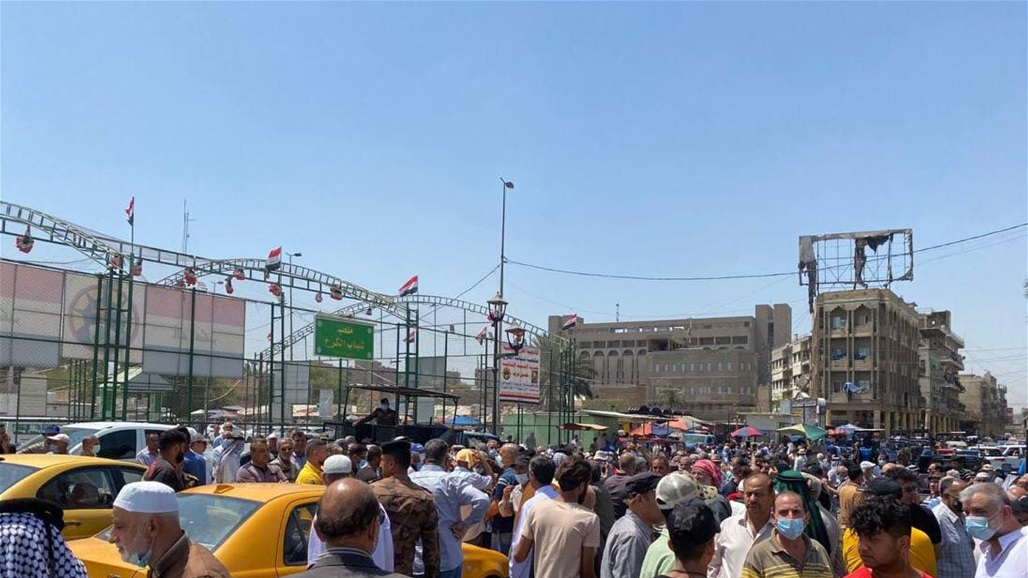 بالفيديو: متقاعدون يتظاهرون امام هيئة التقاعد لتحقيق عدة مطالب