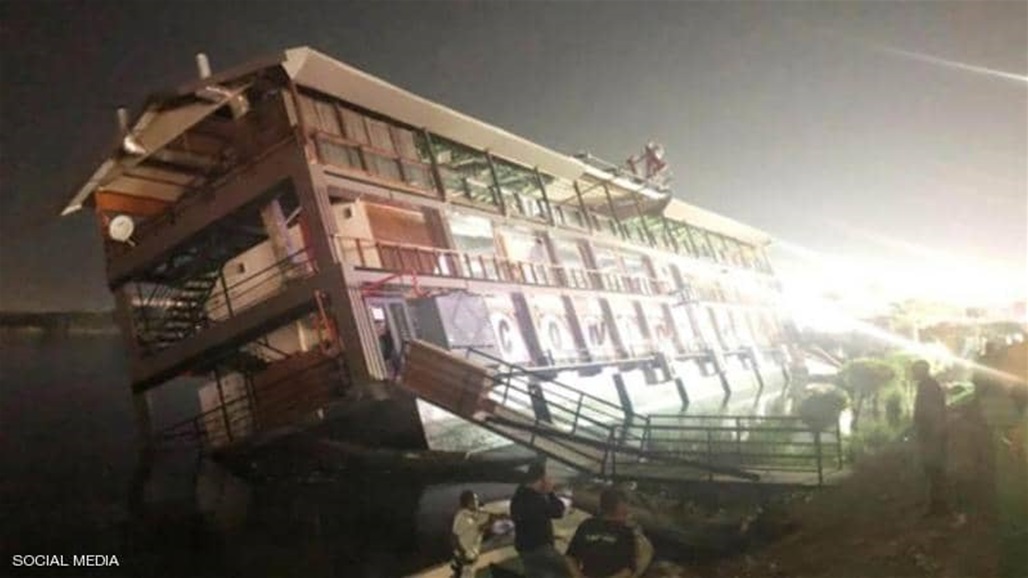 مشاهد مرعبة لغرق مطعم مصري في النيل وهروب 500 شخص (فيديو)