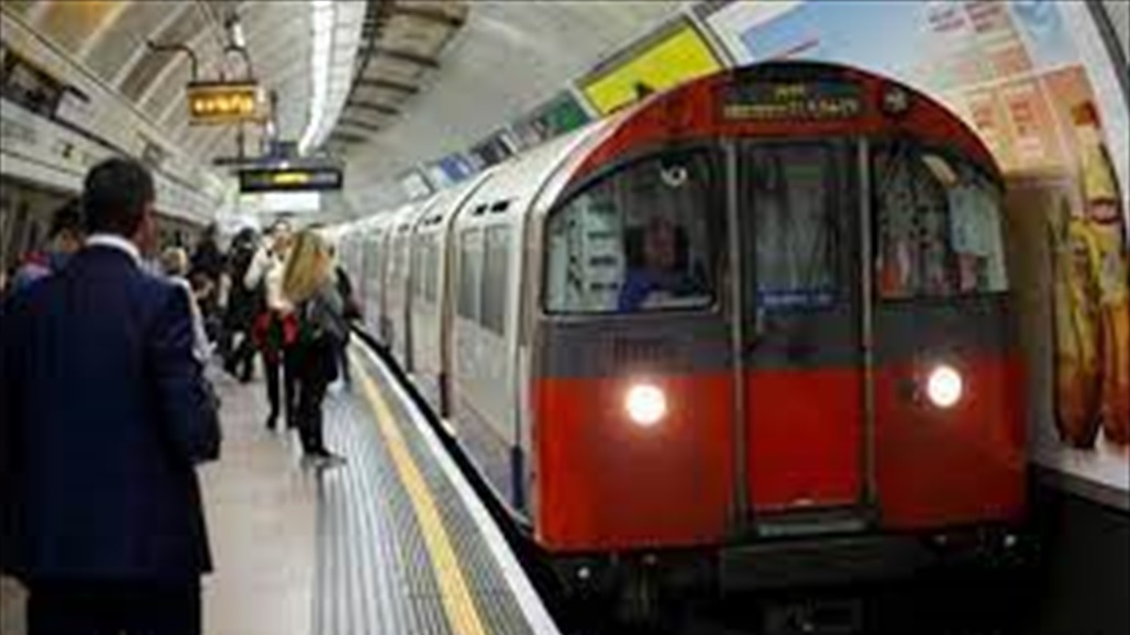 بالفيديو..  نجاة امرأة بأعجوبة من موت محقق أمام قطار سريع