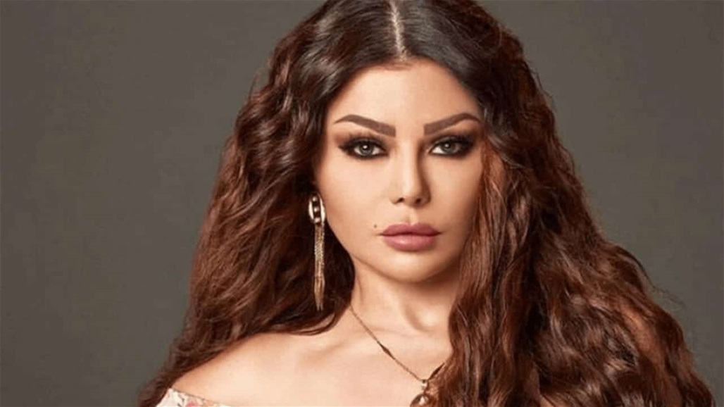 هيفاء وهبي تشعل مواقع التواصل بصور جريئة من داخل المصعد (صور)