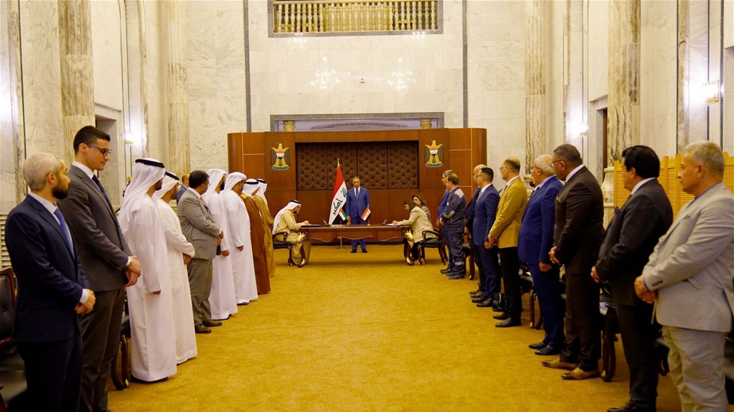 العراق والإمارات يوقعان عقد بناء 5 محطّات كهروشمسية لتوليد الطاقة