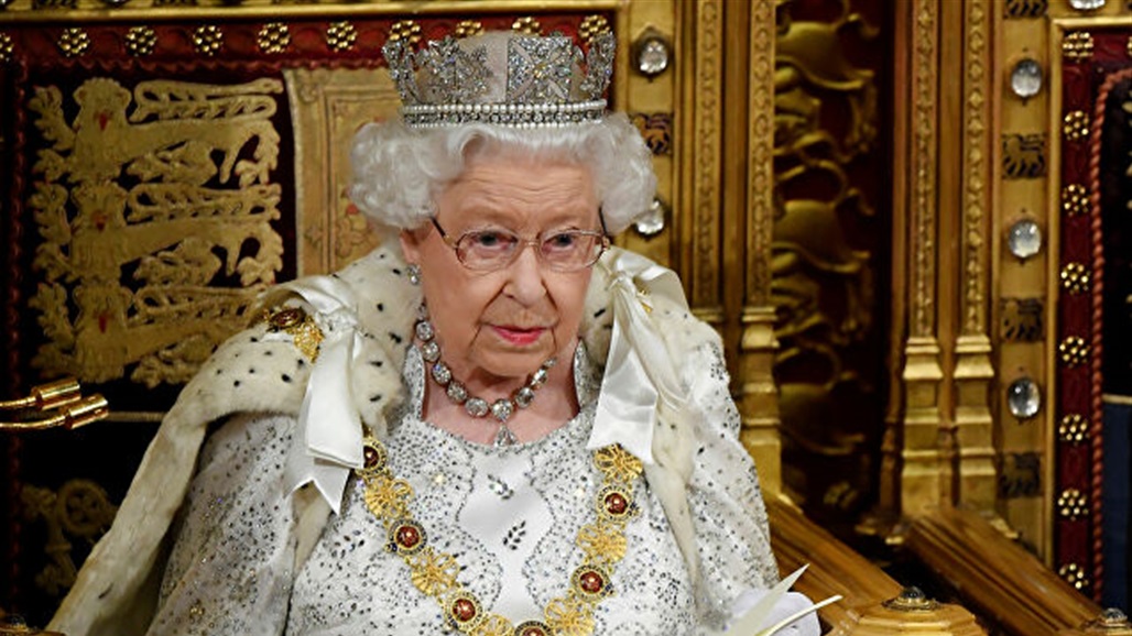 ملكة بريطانيا: اعيش احساس شابة ولا استحق لقب "عجوز العالم"