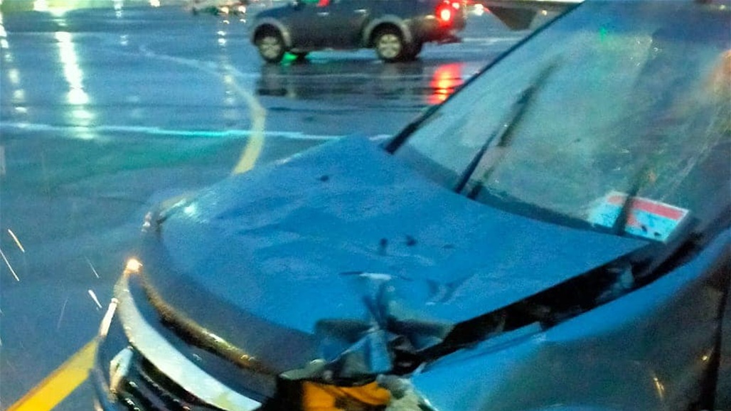 اصطدام طائرة بسيارة في كازاخستان (فيديو)