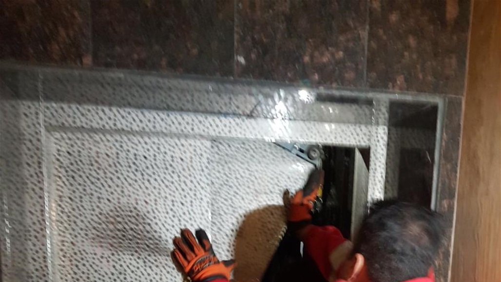 إنقاذ ثلاثة أشخاص عالقين داخل "مصعد" في بغداد