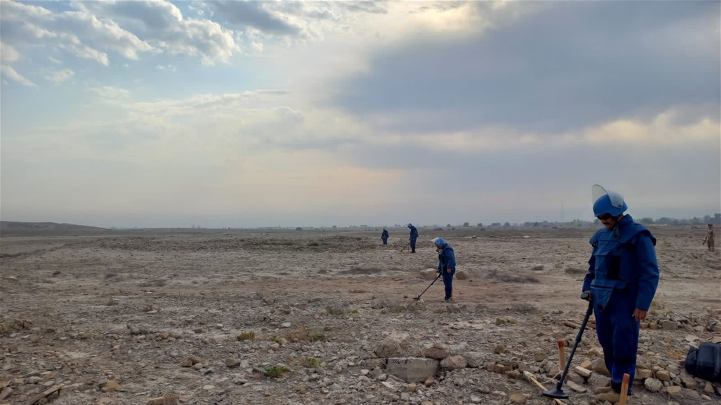 البيئة: المباشرة بالمرحلة الأولى لاعمال ازالة الألغام في الفرات الأوسط 