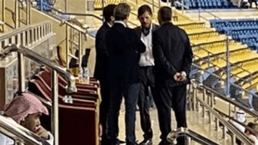 ممثلو برشلونة في ملعب مباراة السد ضد الدحيل من اجل تشافي