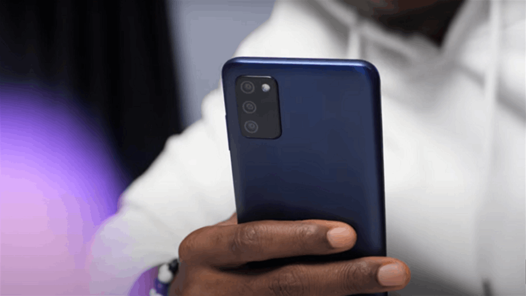 هاتف آخر "رخيص" من سامسونغ يكتسح سوق الإلكترونيات