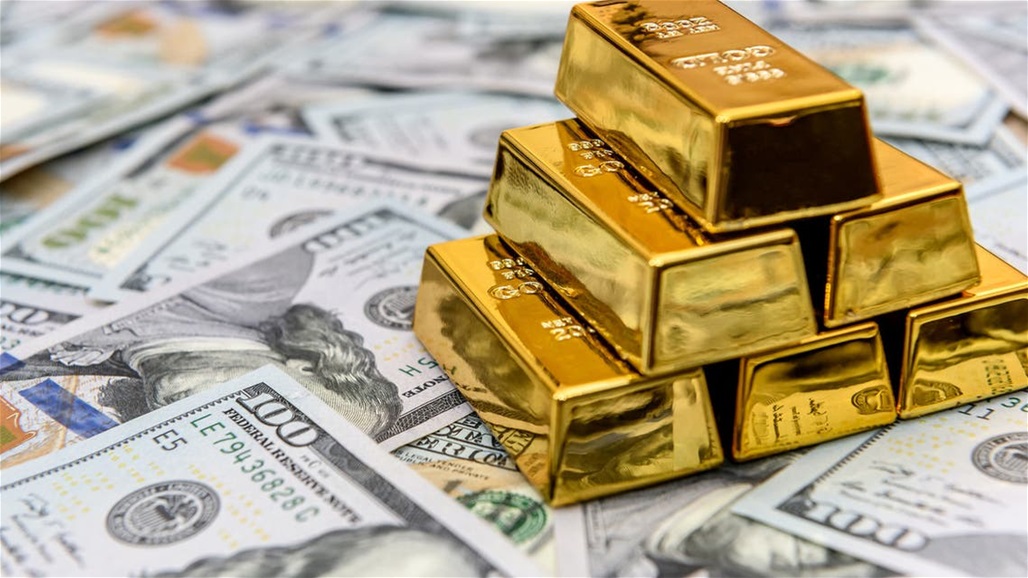 ارتفاع الدولار يخفض أسعار المعدن الأصفر عالمياً 