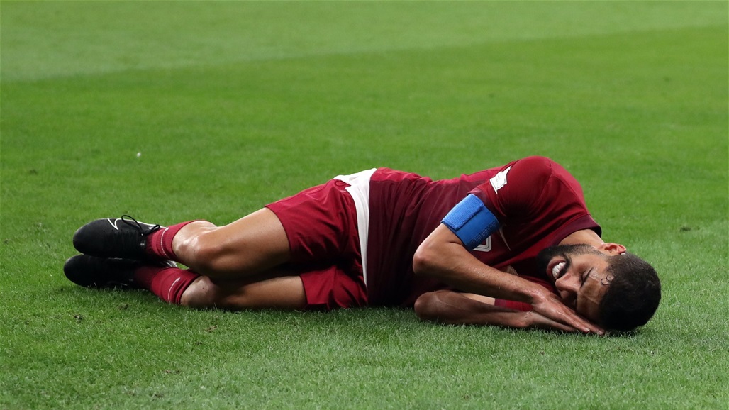 الهيدوس يكشف سر احتفالية "النوم في الملعب" أمام العراق (فيديو)