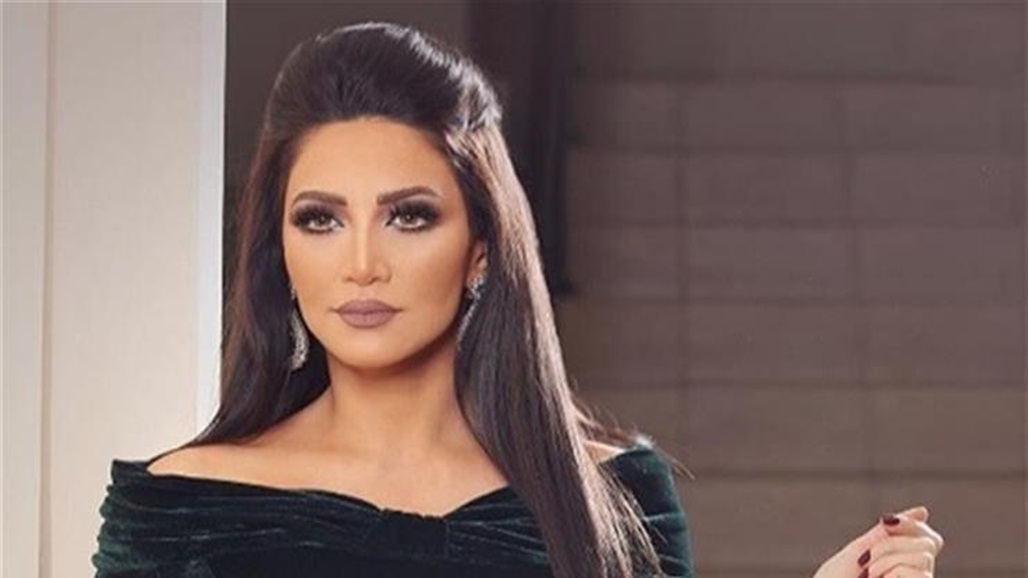 ديانا حداد تستعرض بـ"روب الاستحمام " (فيديو)