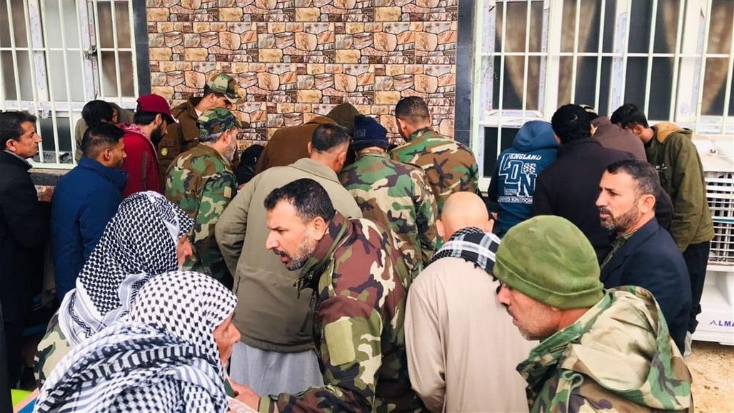 للمطالبة بإقالة الزيدي.. أعداد كبيرة من مقاتلي اللواء 26 تلتحق باعتصامات كربلاء (صور)