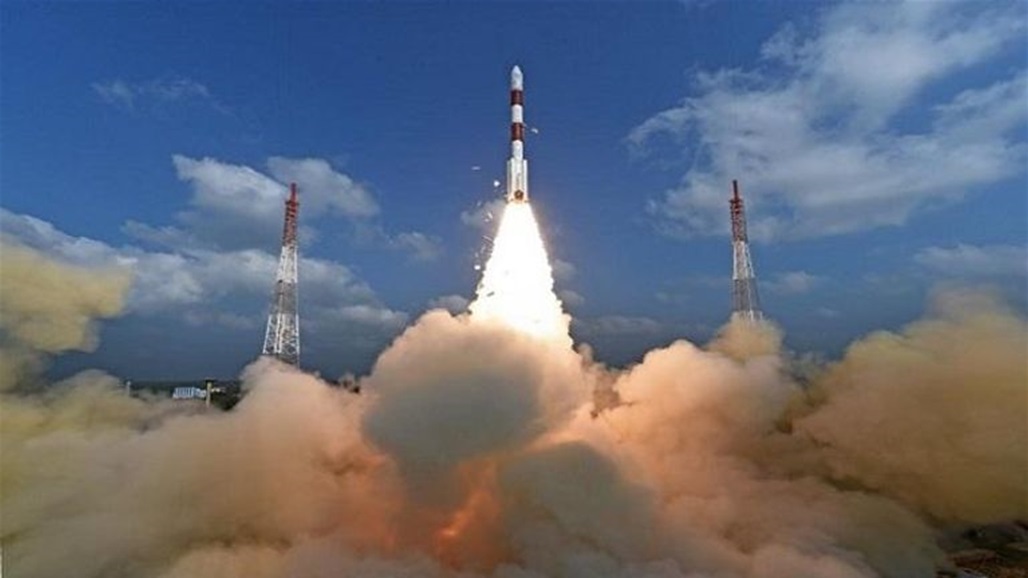 52 قمراً اصطناعياً لتزويد الأرض بالإنترنت