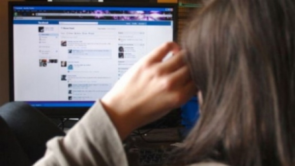 "الابتزاز الالكتروني".. يؤرق المجتمع العراقي والفتيات "فريسته الدسمة"