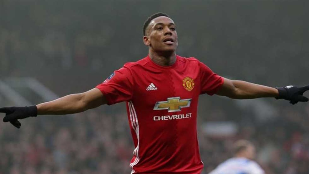 يونايتد يرفض إعارة مهاجمه إلى إشبيلية