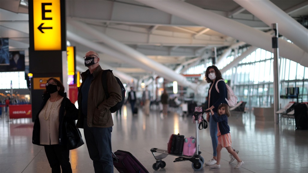 بسبب أوميكرون.. دولة أوروبية تحذر من السفر داخل البلاد