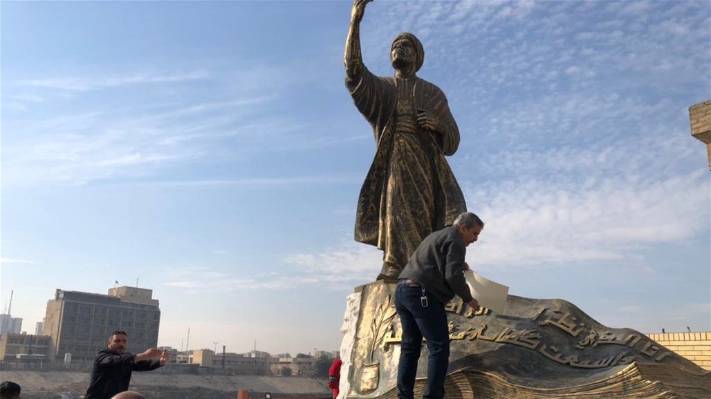 امانة بغداد تستنكر تخريب "تمثال المتنبي" وتتعاون مع نحات النصب لصيانته