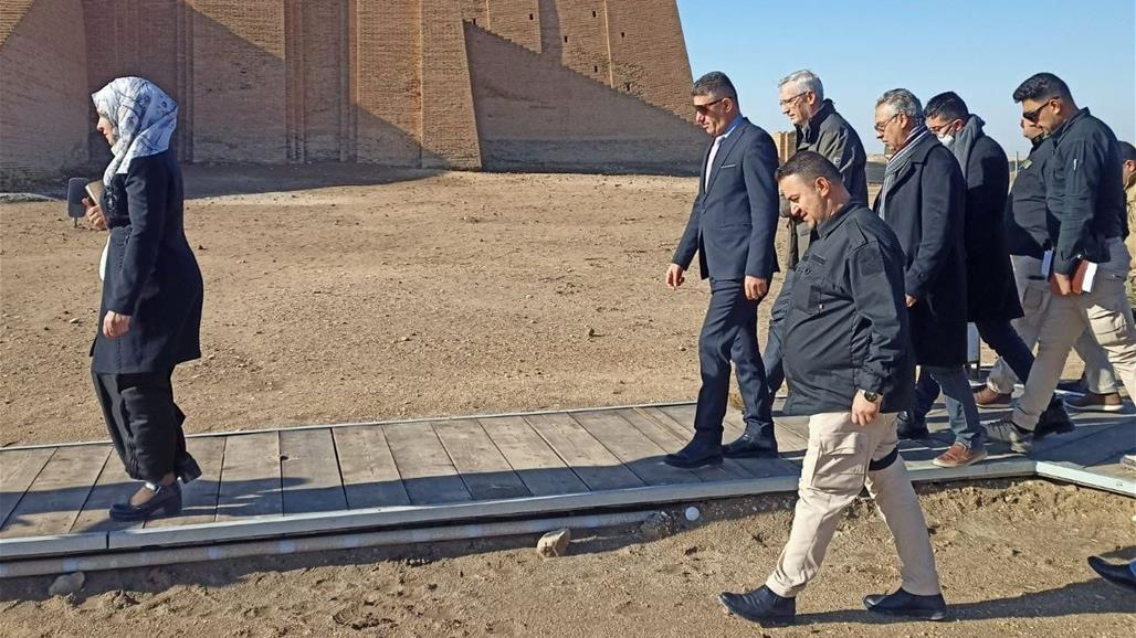 السفير الألماني يزور مدينة أور الاثرية (صور)