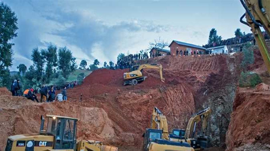 فيديو يوثق لحظة إنهيار الجدار الملاصق للبئر التي يقبع فيها الطفل ريان
