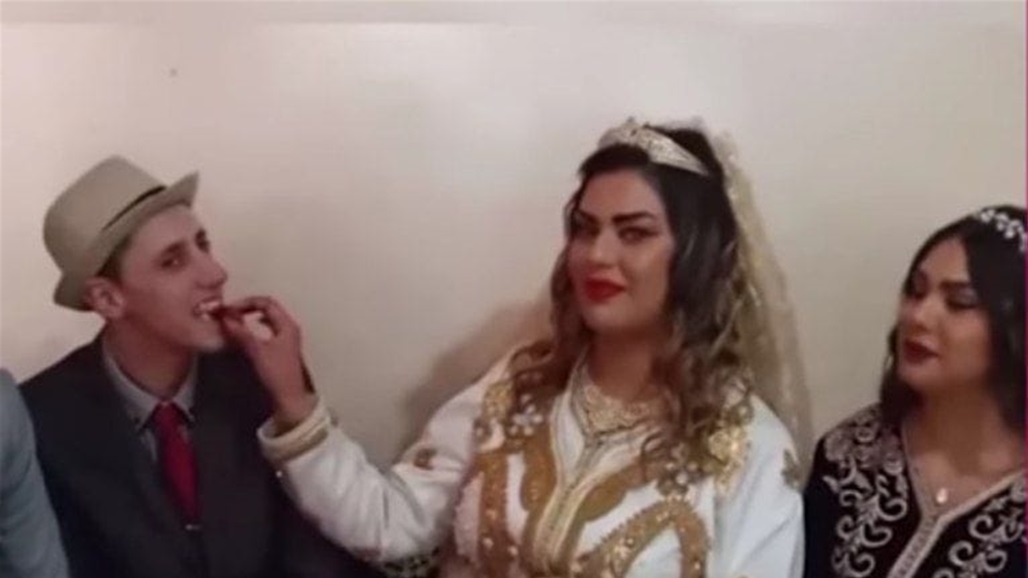 شاب عربي يخطب فتاتين بحفل واحد.. وهذا ردهما على المنتقدين (فيديو) 